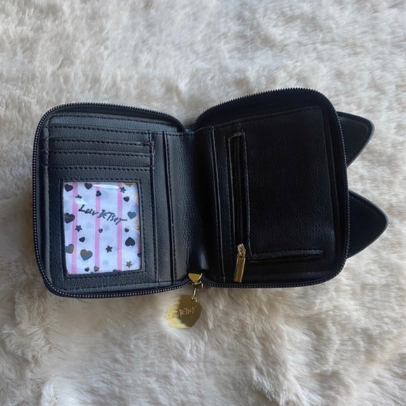 SOLD - Picture 3 of 6